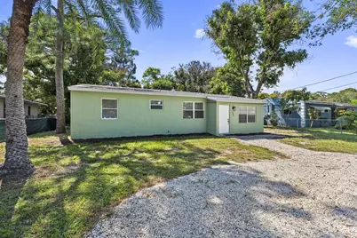 205 N 21st Street, Fort Pierce, FL 34950 - Photo 1