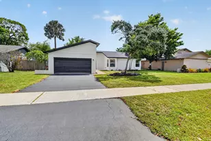 386 NW 40th Terrace, Deerfield Beach, FL 33442 - Photo 2