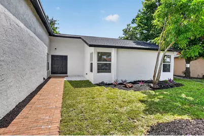 386 NW 40th Terrace, Deerfield Beach, FL 33442 - Photo 4