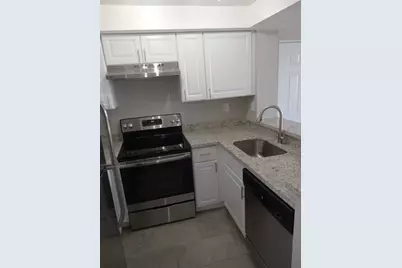 738 Executive Center Drive #32, West Palm Beach, FL 33401 - Photo 6