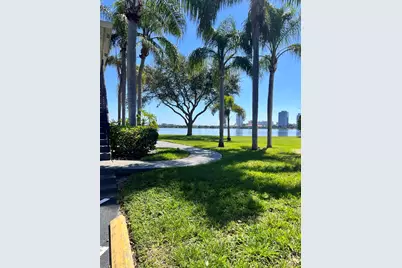 738 Executive Center Drive #32, West Palm Beach, FL 33401 - Photo 16