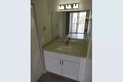 738 Executive Center Drive #32, West Palm Beach, FL 33401 - Photo 8