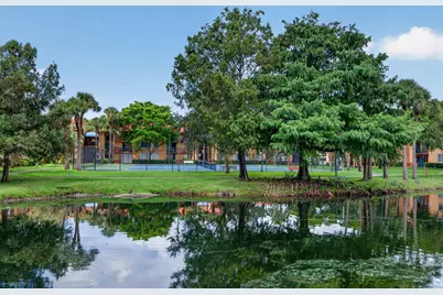 10717 E Cleary Boulevard E #106, Plantation, FL 33324 - Photo 4