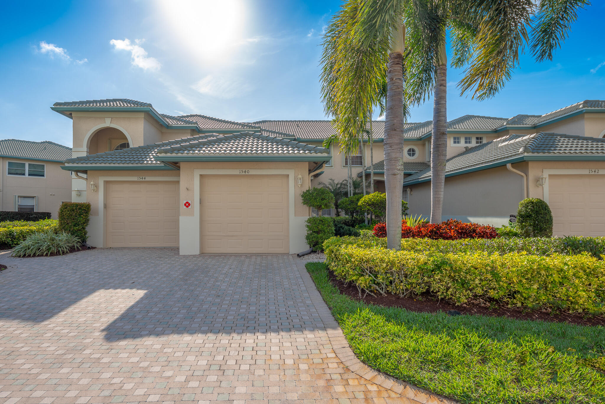 1540 SE Prestwick Ln #12-A main architectural view