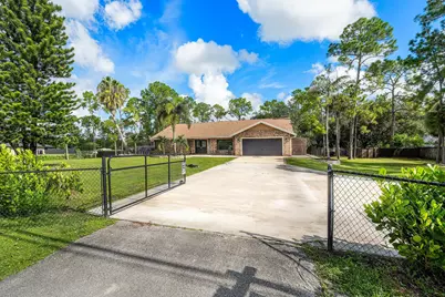 18429 Sycamore Drive W, Loxahatchee, FL 33470 - Photo 2