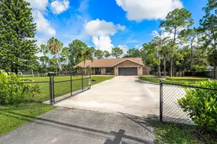 18429 Sycamore Dr W, Loxahatchee, FL 33470 - Photo 2