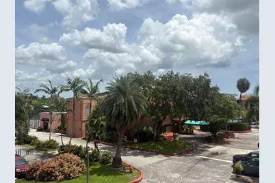 680 Tennis Club Drive #303, Fort Lauderdale, FL 33311 - Photo 6