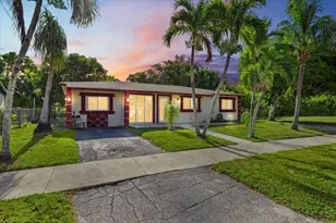 508 NE 2nd Terrace, Deerfield Beach, FL 33441 - Photo 2