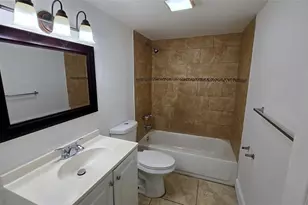 15205 NE 6th Ave, Miami, FL 33162 - Photo 16