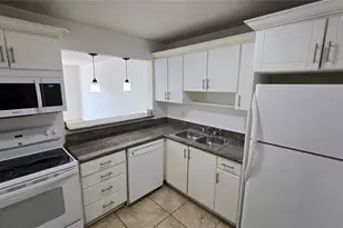 15205 NE 6th Ave, Miami, FL 33162 - Photo 4