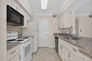 2425 NW 33rd Street NW, Oakland Park, FL 33309 - Photo 12