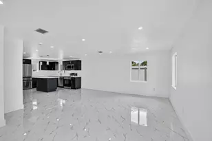 182 SW 6th St, Deerfield Beach, FL 33441 - Photo 4