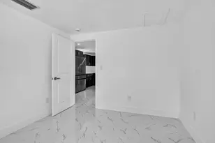 182 SW 6th St, Deerfield Beach, FL 33441 - Photo 16