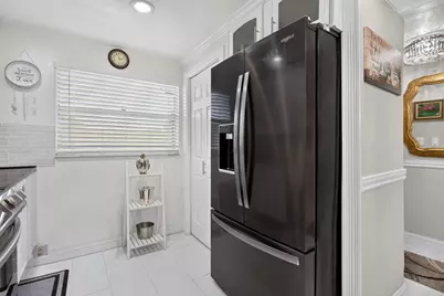 9201 Sunrise Lakes Boulevard #202, Sunrise, FL 33322 - Photo 8