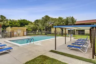 303 Lakeview Dr, Weston, FL 33326 - Photo 18