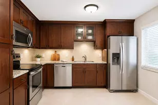 303 Lakeview Dr, Weston, FL 33326 - Photo 2
