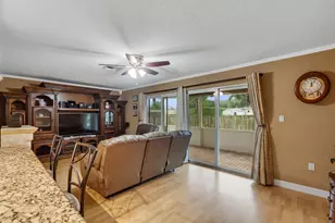 8860 SW 49th St, Cooper City, FL 33328 - Photo 16