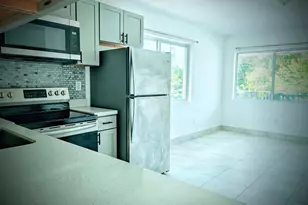 2719 Lincoln St, Hollywood, FL 33020 - Photo 2