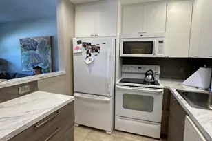 24 Oakridge C, Deerfield Beach, FL 33442 - Photo 6