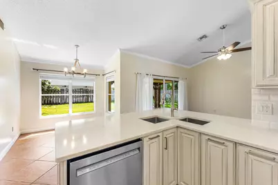 13053 Meadowbreeze Drive, Wellington, FL 33414 - Photo 20