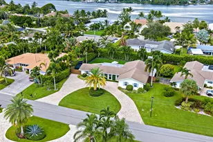 215 Golfview Dr, Tequesta, FL 33469 - Photo 2