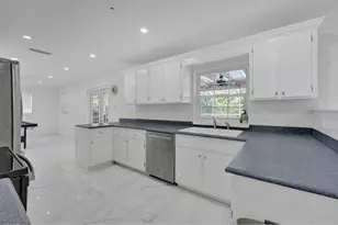 2109 NW 87th Terrace, Coral Springs, FL 33071 - Photo 2