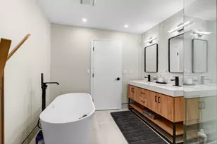 998 SW 7th St, Boca Raton, FL 33486 - Photo 52