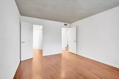 1805 Sans Souci Boulevard #421, North Miami, FL 33181 - Photo 18