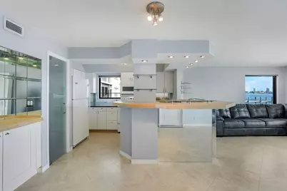 360 Wilma Circle, Riviera Beach, FL 33404 - Photo 10