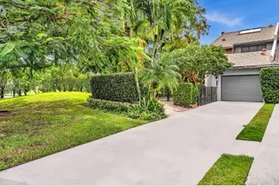 1970 Canterbury Circle #1970, Wellington, FL 33414 - Photo 4