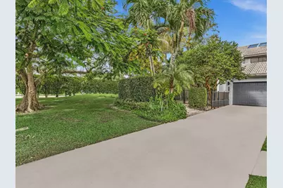 1970 Canterbury Circle #1970, Wellington, FL 33414 - Photo 34