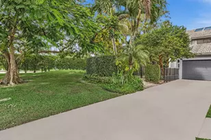 1970 Canterbury Cir, Wellington, FL 33414 - Photo 34