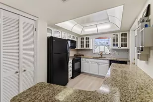907 Marina Dr, North Palm Beach, FL 33408 - Photo 10