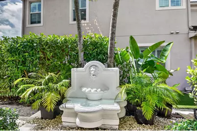 718 Edgebrook Lane, West Palm Beach, FL 33411 - Photo 14