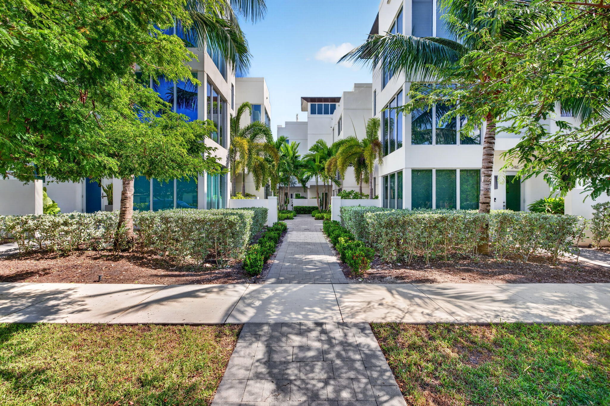 244 Garden Ct
