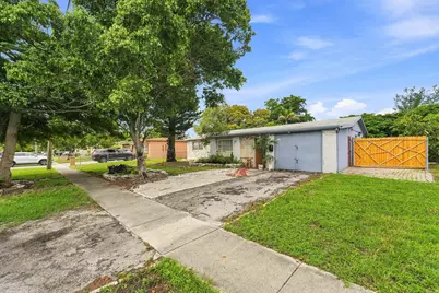 4031 NW 7th Avenue, Deerfield Beach, FL 33064 - Photo 2
