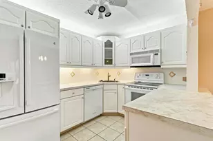 314 Knotty Pine Cir, Greenacres, FL 33463 - Photo 10
