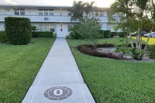 344 Norwich O, West Palm Beach, FL 33417 - Photo 2
