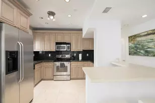 100 Lincoln Rd, Miami Beach, FL 33139 - Photo 10