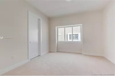 686 NE 43rd Street, Oakland Park, FL 33334 - Photo 16