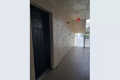 181 SW Palm Drive #204, Port Saint Lucie, FL 34986 - Photo 2