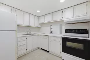 480 Executive Center Dr, West Palm Beach, FL 33401 - Photo 8