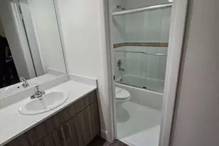 18335 NW 68th Ave, Hialeah, FL 33015 - Photo 6