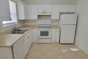 2018 S 10th St, Fort Pierce, FL 34950 - Photo 8