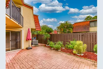 23078 Oxford Place #Apt D, Boca Raton, FL 33433 - Photo 2