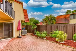 23078 Oxford Pl, Boca Raton, FL 33433 - Photo 2