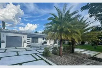 14231 Lake Candlewood Court, Miami Lakes, FL 33014 - Photo 2