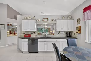 2260 Sapphire Cir, West Palm Beach, FL 33411 - Photo 14