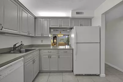 3231 Holiday Springs Boulevard #306, Margate, FL 33063 - Photo 6