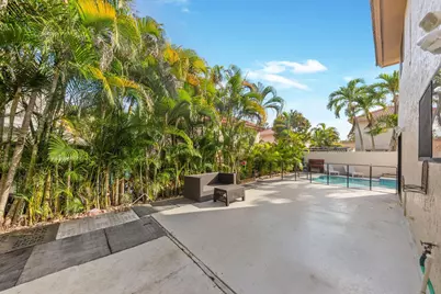 476 NW 38th Terrace, Deerfield Beach, FL 33442 - Photo 16